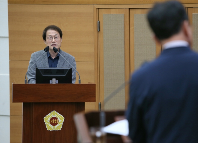 조희연 서울시교육감이 지난 8월 30일 서울 중구 서울시의회 본회의장에서 열린 제320회 임시회 제3차 본회의에 출석해 시정질의에 답변하고 있다. 서울시교육청 제공