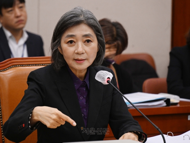 김행 여성가족부 장관 후보자가 5일 국회에서 열린 인사청문회에서 의원 질의에 답변하고 있다. 안주영 전문기자