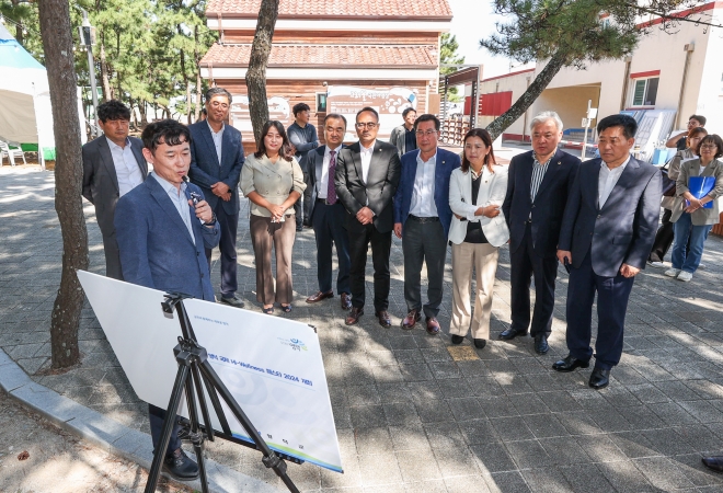 지난 5일부터 6일 양일간 영덕, 포항 지역 현안 사업장과 민생현장을 방문해 첫 현지 의정활동을 펼친 경북도의회 예산결산특별위원회(위원장 황재철). 경북도의회 제공