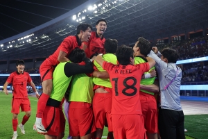 [속보] 남자축구, 일본에 2-1 역전승…아시안게임 첫 3연패