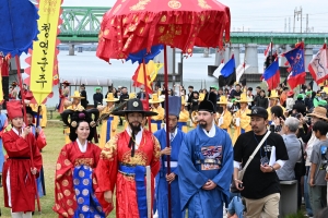 정조 능행차 주인공 자리, 주민에 넘긴 금천구청장[현장 행정]