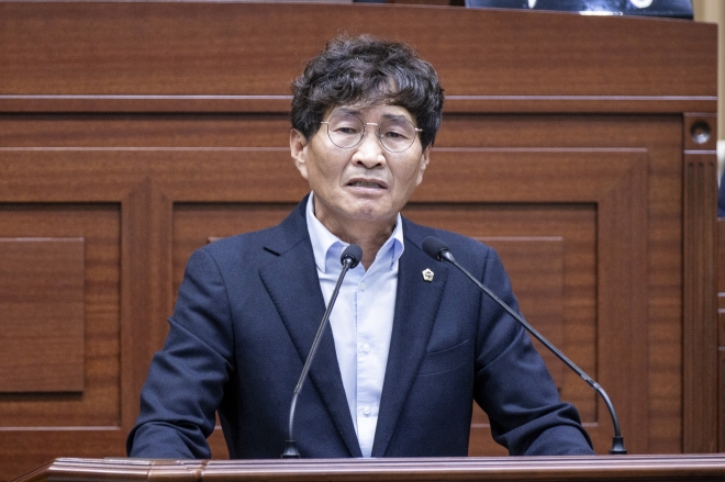 10일 제342회 임시회 제1차 본회의 5분 자유발언을 하는 임기진 의원