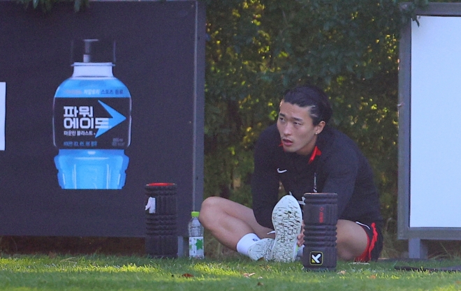 조규성, 오늘은 가볍게 스트레칭만