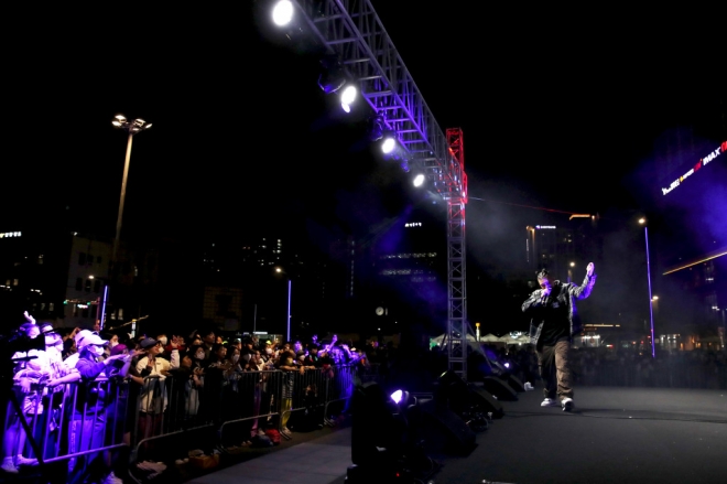 서울 성동구가 개최한 ‘제5회 청년축제’에서 공연이 진행되고 있다. 성동구 제공