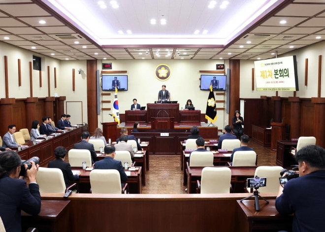 12일 제280회 임시회를 개회한 광명시의회(의장 안성환). 광명시의회 제공