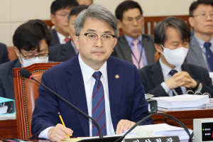 역대급 가뭄, 최악 홍수…“생존 위기 찾아올 것” 기상청장 경고