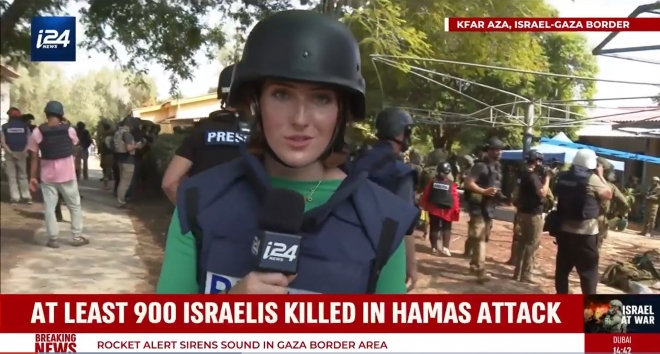 10일(현지시간) 이스라엘군은 가자지구 접경 크파르 아자 키부츠(집단농장)에 외신 취재진을 불러 하마스의 만행을 전 세계에 알렸다. 이날 현장에 간 이스라엘 매체 i24뉴스 기자는 생방송 및 온라인 기사에서 군 관계자로부터 하마스의 아기 참수 사실을 확인했다고 보도했다. 2023.10.10. i24뉴스