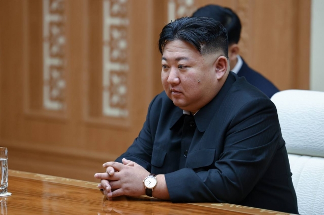 19일 러시아 외무부는 이날 북한을 방문한 세르게이 라브로프 러시아 외무장관이 김정은 북한 국무위원장과 만난 1시간 이상 접견했다고 밝혔다. 2023.10.19 러시아 외무부