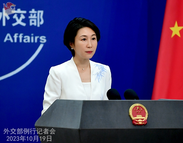 마오닝 중국 외교부 대변인이 19일 정례 브리핑에서 기자들의 질문에 답하고 있다. 중국 외교부 제공