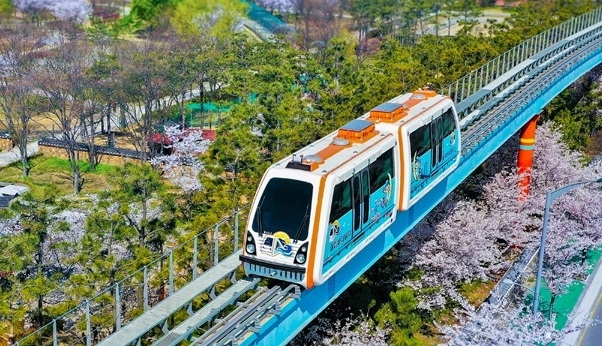 월미바다열차 운행 모습