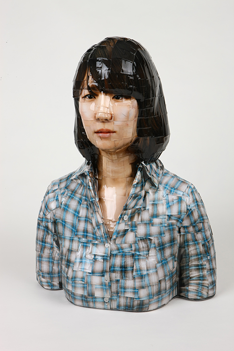 권오상의 ‘Bust(GY)’, 2011-2012, Mixed media(혼합기법 작품), 60.5x43.5x31cm. 경남도립미술관 제공