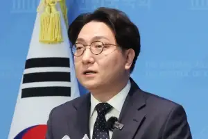“대통령 겪은 고초 제 책임”…‘조폭연루설’ 논평 낸 전 국힘 부대변인 고개 숙였다