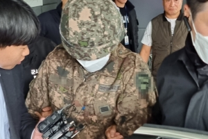 대검 휘두르며 “차키 내놔”…모습 드러낸 흉기난동 군인