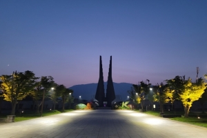 “밤의 명소 만들어라”…야간경관으로 관광 효과 높이는 지자체들