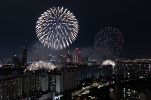 [단독] 화려한 불꽃만 있었고 대기질 경보는 없었다