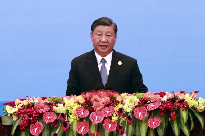 시진핑 중국 국가 주석이 18일 오전 베이징 인민대회당에서 열린 일대일로 국제협력 정상포럼 개막식에서 인사말을 하고 있다.