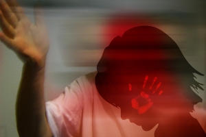 “수업중이던 교사 목 조르고 욕설한 학부모 엄벌해달라”