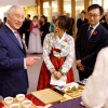 “머리가 터질까?” 김치 생일선물 받은 영국 국왕의 반응