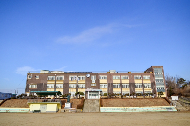대룡시장 맞은편의 교동초등학교. 1906년에 개교했다고 하니 역사가 무려 117년에 이른다.