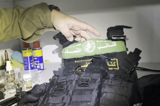 이스라엘 “알시파병원서 발견한 하마스 방탄조끼”