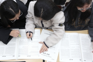 어려워진 국어에…입시업계 “최상위권 전년보다 합격선 하락할 듯”[2024수능]