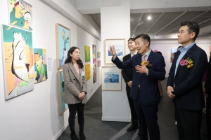 청년 작가도 작품 걸고 판매까지… ‘예술의 요람’ 서초[현장 행정]