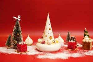 22만원 뷔페… 18만원 케이크… 성수기 맞은 호텔, 초고가 경쟁