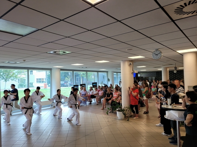 한수원과 대학사회봉사협의회가 진행한 체코 글로벌 봉사활동. 한국수력원자력 제공