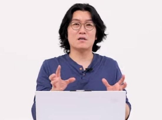 ‘꽈추형’ 홍성우씨. 유튜브 캡처