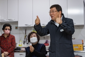 “취약층 어르신들 걱정 마세요”…꼼꼼한 ‘골목 경로’ 훈훈한 광진[현장 행정]