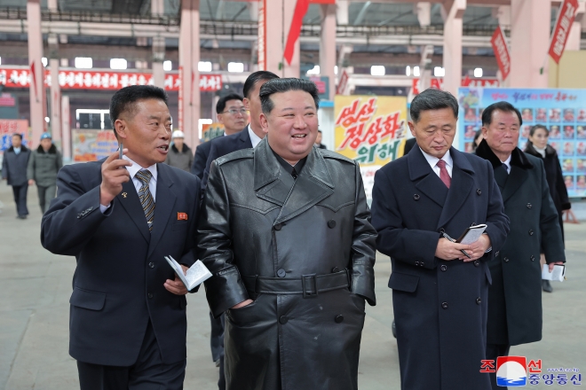 북한 김정은, 룡성기계연합기업소 시찰