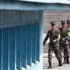북한군 판문점 근무자, 다시 권총 찼다…‘JSA 비무장화’ 파기