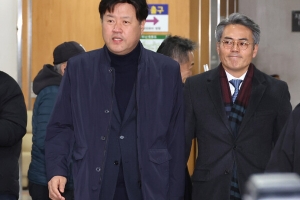 법정 구속에 놀란 김용, 檢 수사 ‘이재명’ 향한다