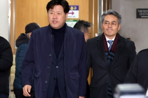 김용 불법정치자금 유죄, 더 커진 李 사법 리스크