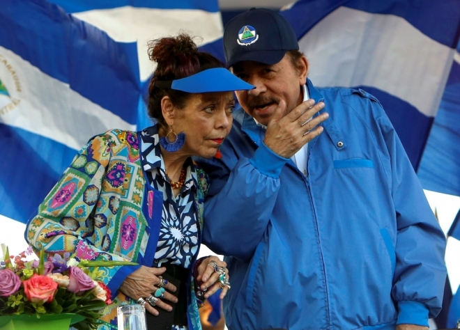 니카라과의 다니엘 오르테가 대통령과 아내이자 부통령인 로사리오 무리요. AP연합뉴스