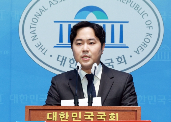 ‘YS 손자’ 김인규 부산 출마… “386세대, 사라져야할 구태”