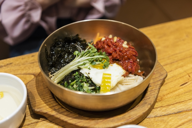 올해 전 세계인들이 구글에서 가장 많이 검색한 요리법으로 뽑힌 한국의 비빔밥. 사진 아이클릭아트