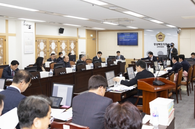 지난 11일 2023년 경북교육청 제2회 추경안을 수정가결한 경북도의회 교육위원회(위원장 윤승오). 경북도의회 제공