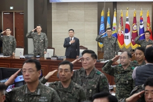 “北위협에 대응 못 해” 신원식 말 맞았나… 경항공모함 사업 좌초 수순