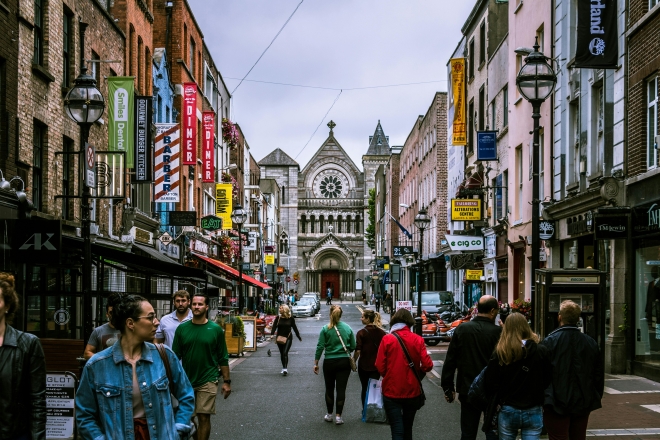 아일랜드 더블린의 거리. 율리시스는 더블린 시내를 돌아다니는 리어폴드 블룸의 하루를 그린다. 펙셀즈 제공