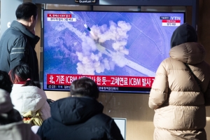 북한, ICBM 고각발사…한미 ‘핵작전 연습’ 합의 반발