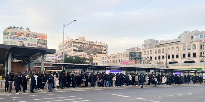 고장난 김포골드라인… 한파 속 출근길 발동동