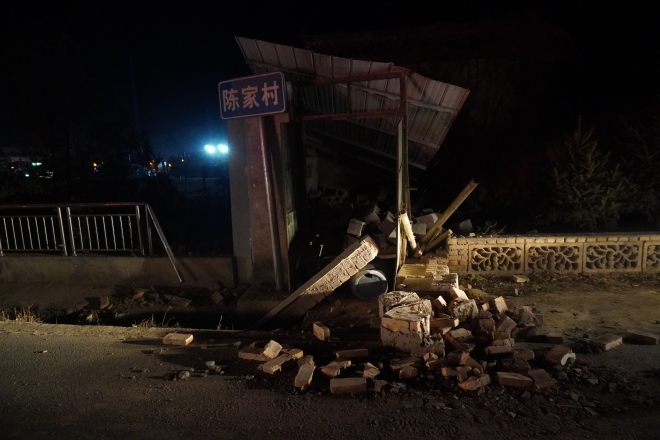 18일 오후 11시 59분쯤 중국 간쑤성 린샤주 지스산현에서 규모 6.2의 지진이 발생했다. 2023.12.19 신화 연합뉴스
