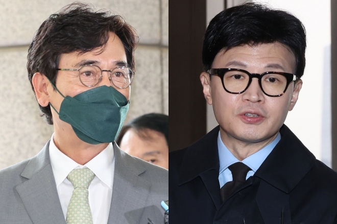 유시민(왼쪽) 전 노무현재단 이사장과 한동훈 전 국민의힘 비상대책위원장. 연합뉴스