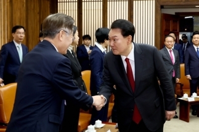 의약 분업 때부터 싸웠다… 윤석열·이재명 24년 ‘얄궂은 인연’[서초동 로그]