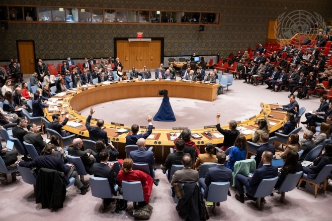 지난 22일(현지시간) 미국 뉴욕 유엔 본부에서 열린 유엔 안전보장이사회 회의에서 이사국 대사들이 가자 사태에 대한 결의안 채택을 두고 논의하고 있다. 유엔 안전보장이사회 홈페이지