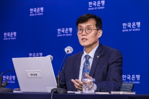 한은 “충분히 장기간 긴축 기조 지속할 것 … 부동산 PF 리스크 현재화 가능성”