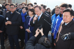 尹, 이재명 피습 사건에 “깊은 우려…폭력 용납 안돼”