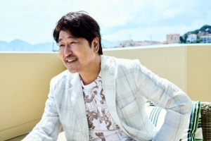 “데뷔 34년 만에 처음”⋯송강호, 팬들 놀랄 결정 내렸다