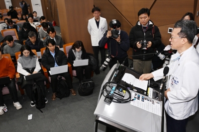 “경험 많은 외과의 필요했던 상황…부산대 요청에 이재명 수술 집도”